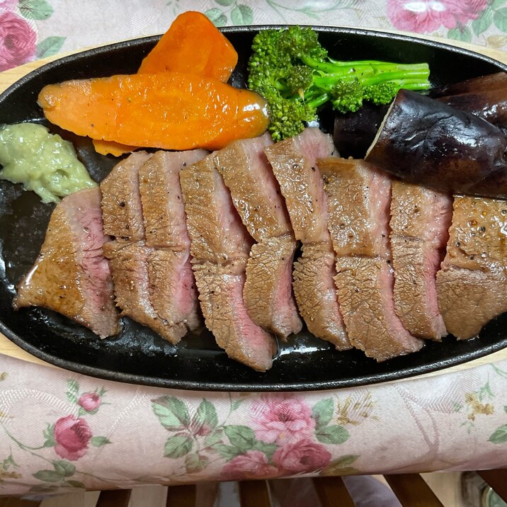 自家製ステーキ